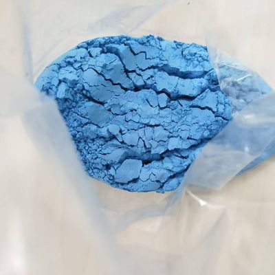 নীল রঙের পাউডার একটি নতুন ওয়াশিং ম্যাজিক